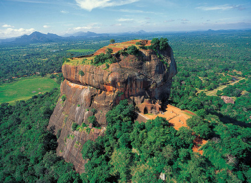 cornersoftheworld:  The Sigiriya Rock - Colombo, Sri Lanka