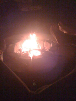 Bonfire last nite&hellip;it was dumb cold. WTF? Nothin a lil liquor couldn&rsquo;t take care of