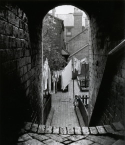 liquidnight:  Bill Brandt BS9, circa 1939-1943