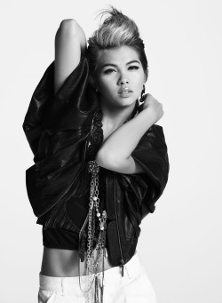 gioespinueva:  Hayley Kiyoko Alcroft :) Hi Chantal! look at the picture of her! she’s pretty right?! :) she’s better then ryan higa!  beautiful!