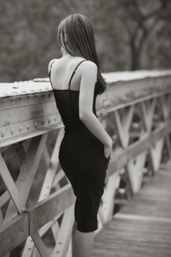 obscureallure:  I WILL have that dress someday