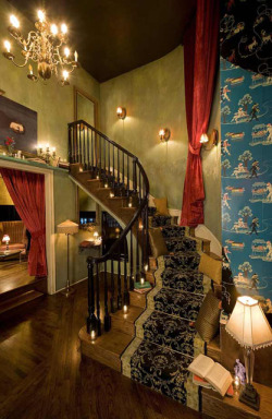 interiordecline:   a staircase that leads to a full length mirror in Cafe Was in Hollywood. Designer Jason Volenec says he wanted to “guide” people’s moods and emotions with his interiors 