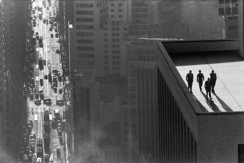 artemisdreaming:  Rene Burri‘Men On A Rooftop, Sao Paulo’1960 