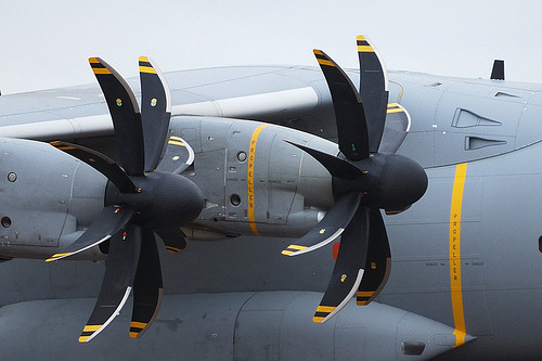 I tell ya, The Airbus A-400M sure has some neat looking noise makers. Photo by Andrew Dennes.
Full version here.