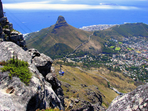 Cable car in Cape Town, South Africa© Joanne