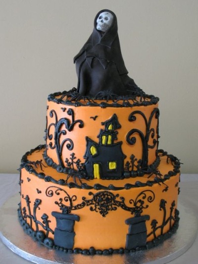 Look at this Halloweeny cake!