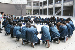 fuckyeahfilipinocuties:  emanon dance crew in their prayer circle.  aweee i dont even know who submitted this but yee i love you guys (and our gigantic prayer circles) haha!