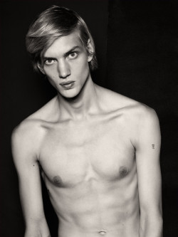 abcandrogyny:  Paul Boche by Steven Chu 