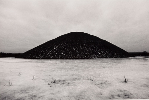 Silbury Burial Mound, Wiltshire England photo adult photos