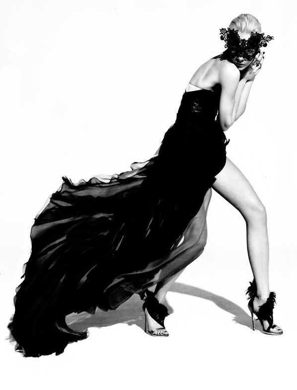 philguillou:  Kinga Rajzak by Mark Pillai.10’s winter issue   Sukienka dla mnie.
