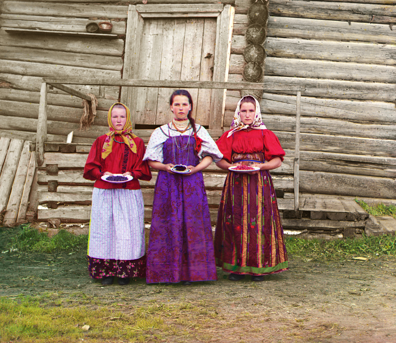 Peasant girls, Kirillov, Russia 1909 photo by Sergey Prokudin-Gorsky who, outfitted