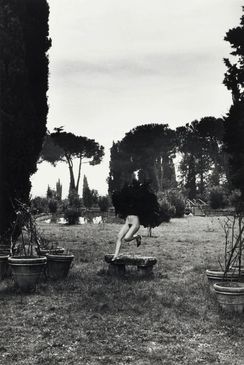 In a Garden near Rome photo by Helmut Newton, porn pictures