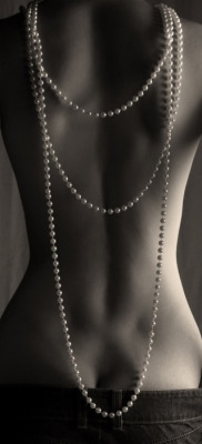 girlslovegoodinnuendo:Pearls are a girls