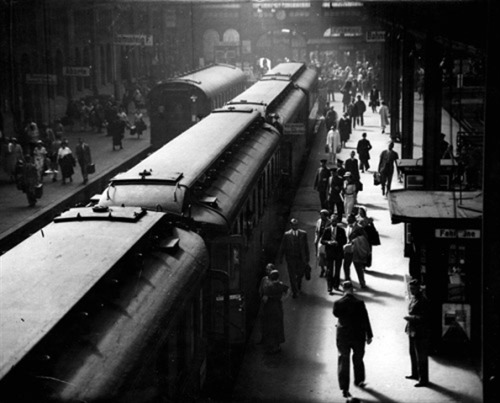 so30s:  Train Station,Berlin 1930s by Willy Pragher 