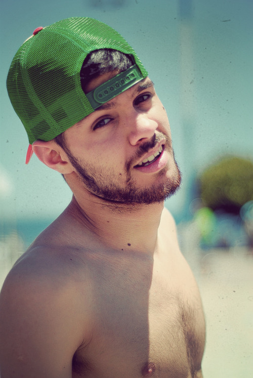 pornadelic:  Back early from my jog—it’s kind of raining, and I really wasn’t that into it today, anyway.  I’m into him, though. teq:  Cap & Beard   Hi there. I can haz?