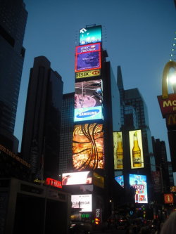 fuckyeahstreetlights:  crappy shot of Times Square, NY abitofhaw.tumblr.com 