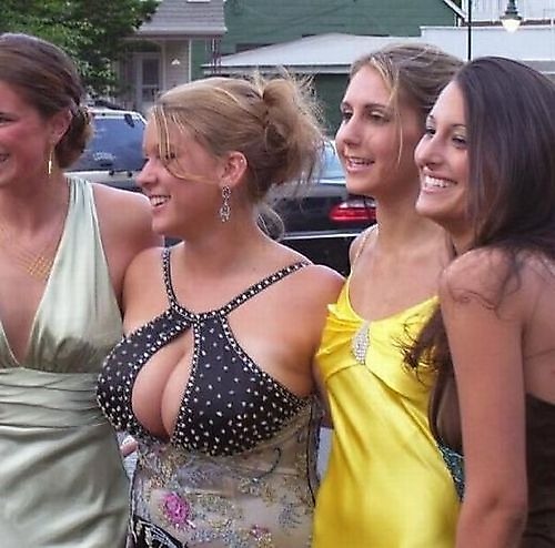 flat-girls-are-so-90-s:  guess-which-one-slut 500x500 20091213 1572768695  Bet she got a d