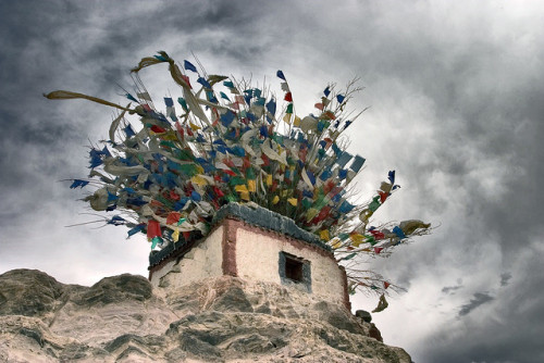 Prayer flags, Gyantse, Tibet, China, Asia © Andy Keller