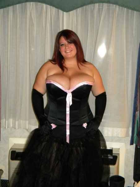 twiggymaster666:  look at those titties!