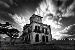 black-and-white:  PALACETE FINCA DE LA HIGUERA