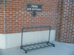 fuckyeahdementia:  free air guitars 
