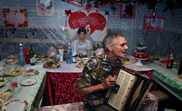 Zas! Baidefeis presenta…Si, le estas amargando la boda