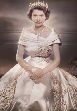 oncewasengland:  Your Majesty.. I was fortunate to see a preview of a new exhibition of mostly previously unseen photographs of the Queen from the archives of Camera Press. Queen Elizabeth ll: A Photographic Portrait (at The Strand Gallery, London WC2)
