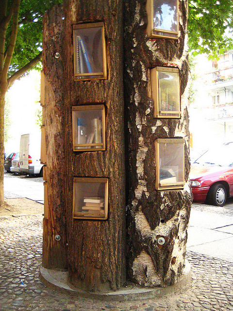 Yeah, a bookshelf-of-the-week contender on Monday!
Apparently, this is a book exchange site, a.k.a. bucherwald, in Berlin; it’s associated with BookCrossing. Found a brief video about it here.