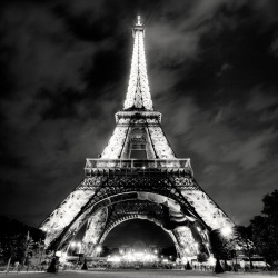 artemisdreaming:  Eiffel Tower at Night by *angelreich 