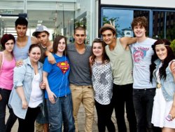 kerriebabyx:  ADORE! This picture, 5 of my fave boys!♥   Love this &lt;3