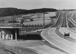 Autobahn service station photo by Wolf Strache,