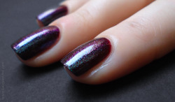 fuckyeahnailart:  lacquerized. - a blog about nail polish: ORLY Cosmic FX - Galaxy Girl One of my favorite polishes, it’s like nail art in a single bottle! 