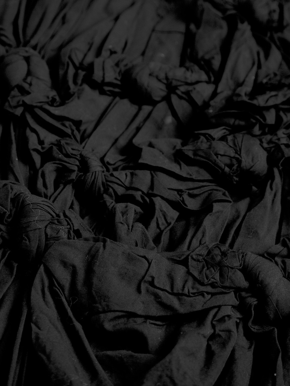 cotonblanc:  detail of black knot kilt, comme des garçons 