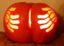 whoisyourpaddy:  in keeping with the carved pumpkin theme …