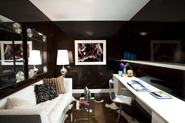 interiordecline:  I kind of dig this shiny black walls living room 
