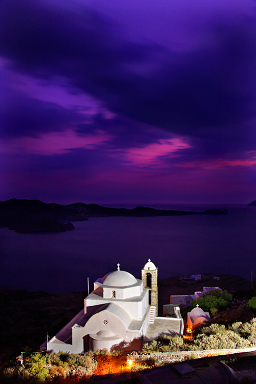 travelthisworld:  Panagia Thalassitra (Virgin Mary of the Seas) Church, Milos, Greece by Hercules Mi