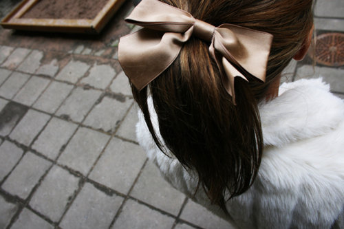 doyouwanttosharetheguilt:i will put a ribbon in your hair, boy i see you in my dreams