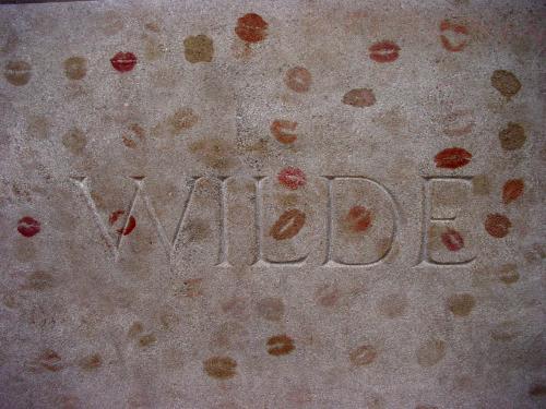 adamlunatone:  Happy Birthday Oscar Wilde 16 October 1854 – 30 November 1900 Wilde’s