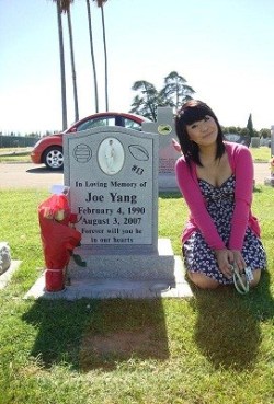 fckyeahcutecouples:  This is my friend May sitting next to her boyfriend Joe Yang. They  had a love for each other that they’ve never experienced before. He  passed away on August 3, 2007. He was in a car with his uncle and brother on the way to go