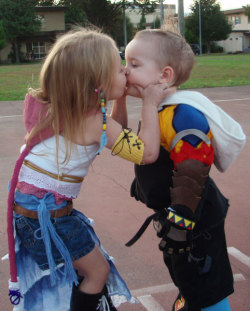 babyknuckles:  This truly is the sweetest thing I’ve ever seen :’3When I have kids, there only outfits of choice will be either from the Disney waderobe or the Final Fantasy waderobe - I’m not having any boring children who don’t like dress up.