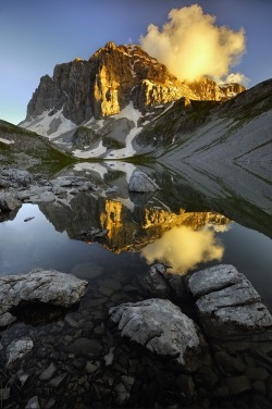 imageray:  Golden Peak - The Peak of Astraka,