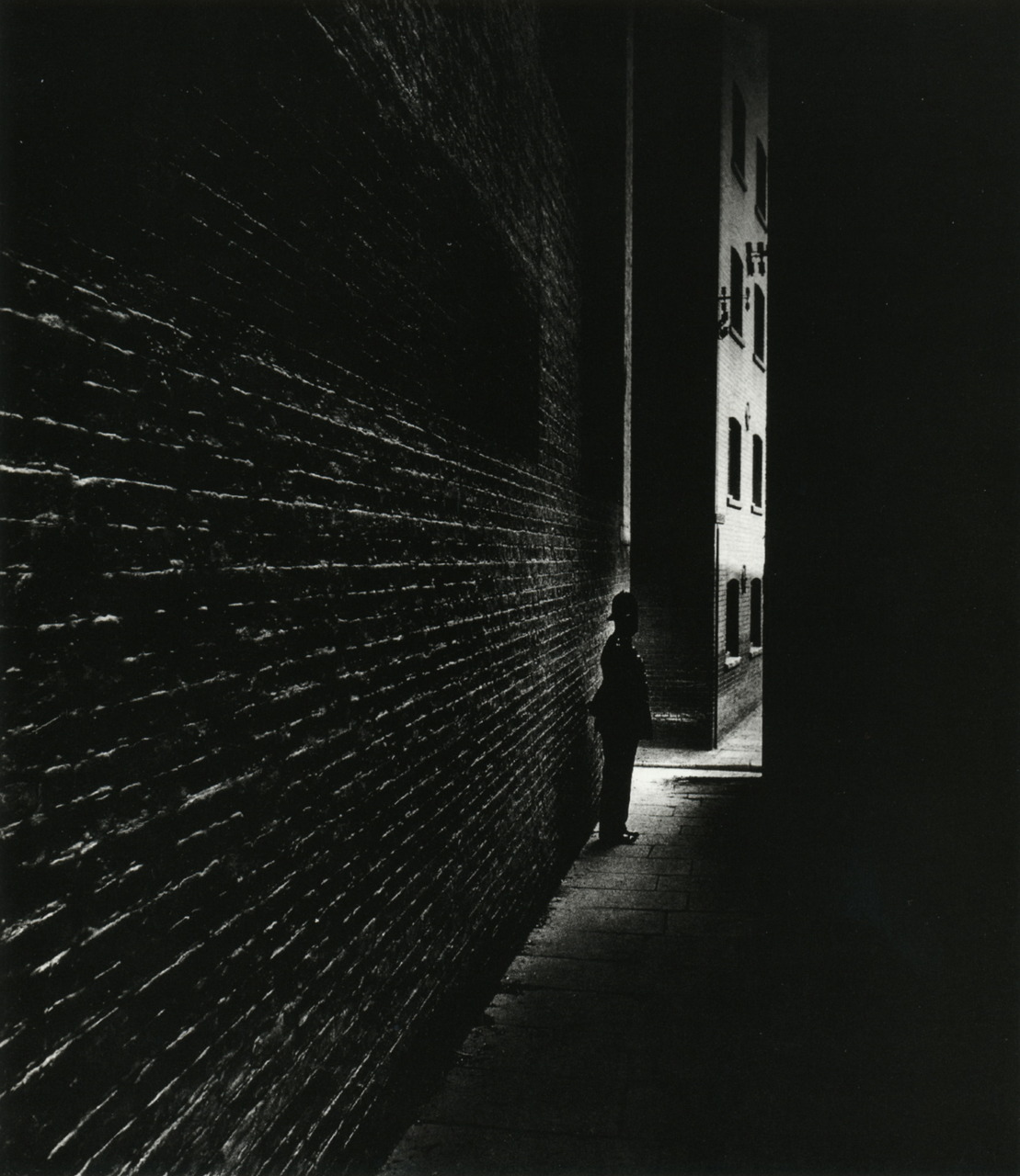 liquidnight:  Bill Brandt Bermondsey, 1938 From The Photography of Bill Brandt 