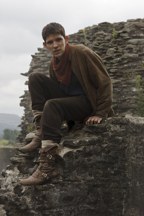 fuckyeahmerlin:Oh dear God, Colin…UNF.My thoughts as I looked at this picture: SAKSKDCOLINISH