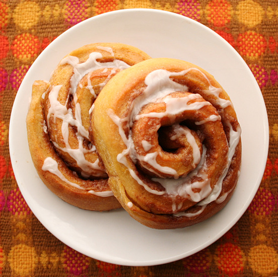 neekaisweird:  omgsexyfood:  Pumpkin cinnamon rolls  oh gosh.  GET IN ME.