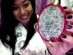 stephaniejoyce:  fruit ninja anyone!? lol, i love dragonfruit (:  omg. i thought the season was over!!! D: