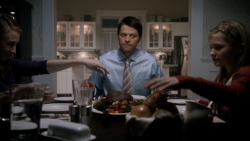 bruteheartofabrutelikeyou:  This screencap cracks me up so much.  BITCHES BEST NOT BE TRYIN TO STEAL MY POT ROAST 8I