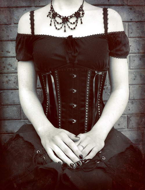 victorian-witch:  Shauna Phoon 