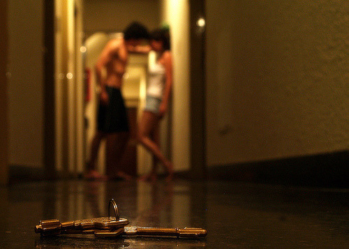itsleeannlovee:  “I fucking love you, why can’t you see that!?” Thats the caption I see in this picture, from the boys view. Then I think, I know the girls every move, from when she first met him to this point. To every grace of the handd, every