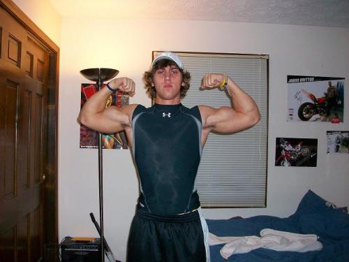 Sex  Amateur college muscle. This dude has solid pictures