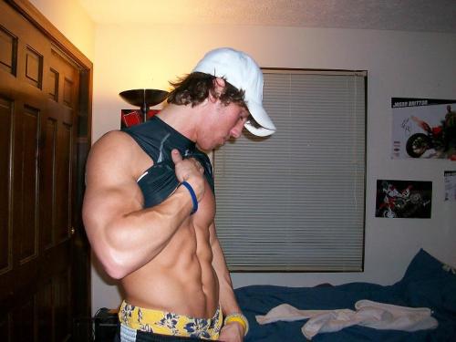  Amateur college muscle. This dude has solid porn pictures